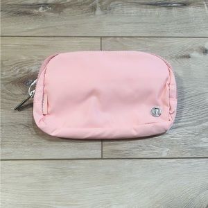 Lulu everywhere belt bag 1L